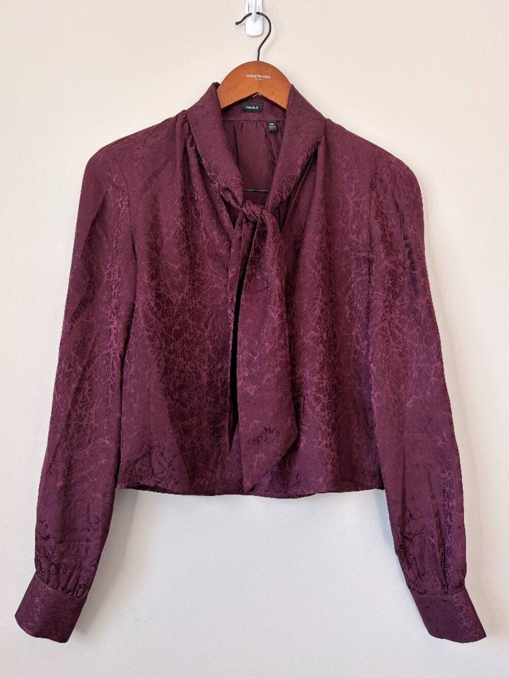 Aritzia Talula Silk Jacquard Bow Blouse XX-Small XXS